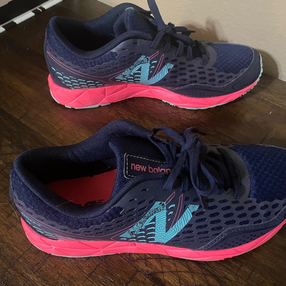 Womens New Balance 650 V2  size 8